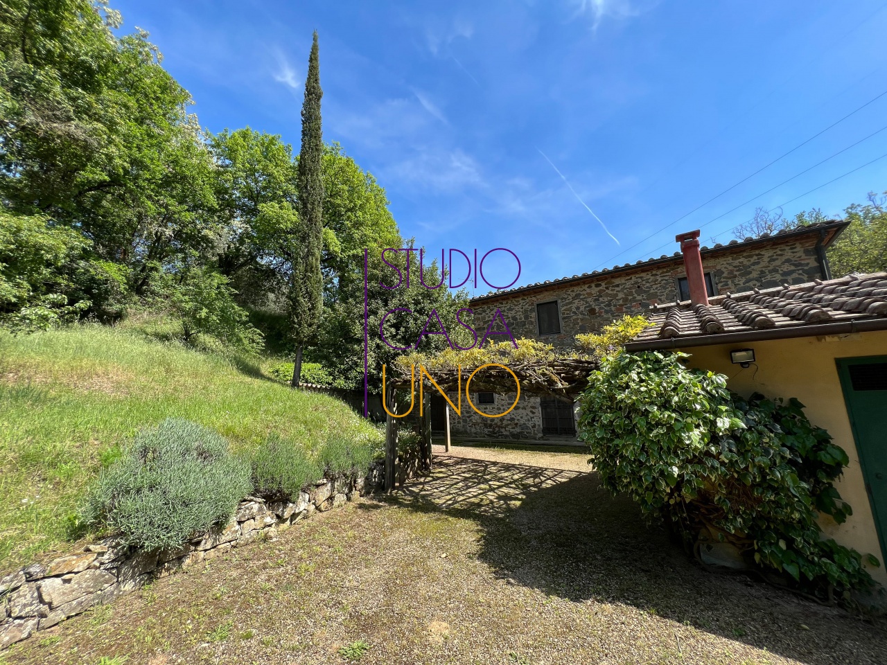 Cascina/Casale/Masseria in vendita a Montevarchi, Miravalle