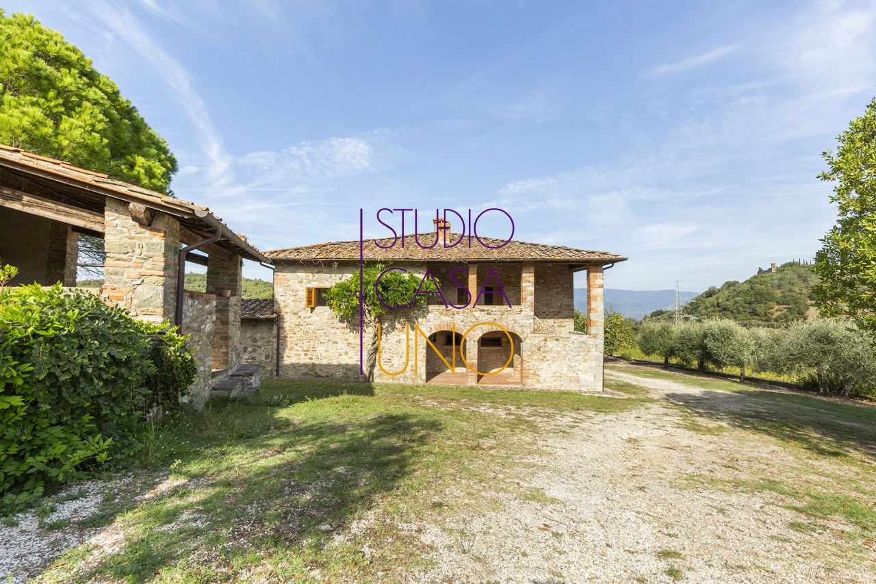 Cascina/Casale/Masseria in vendita a Gaiole in Chianti