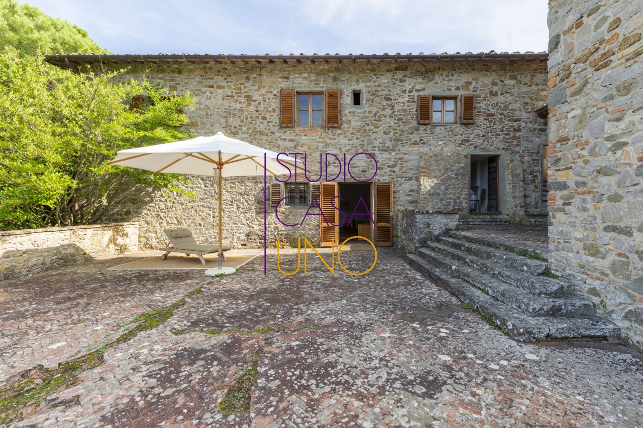 Cascina/Casale/Masseria in vendita a Gaiole in Chianti