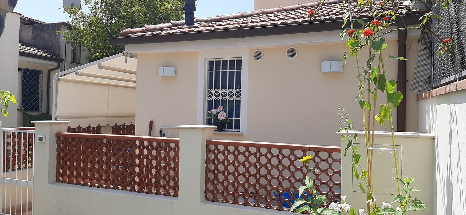 Villa arredata in affitto a Camaiore