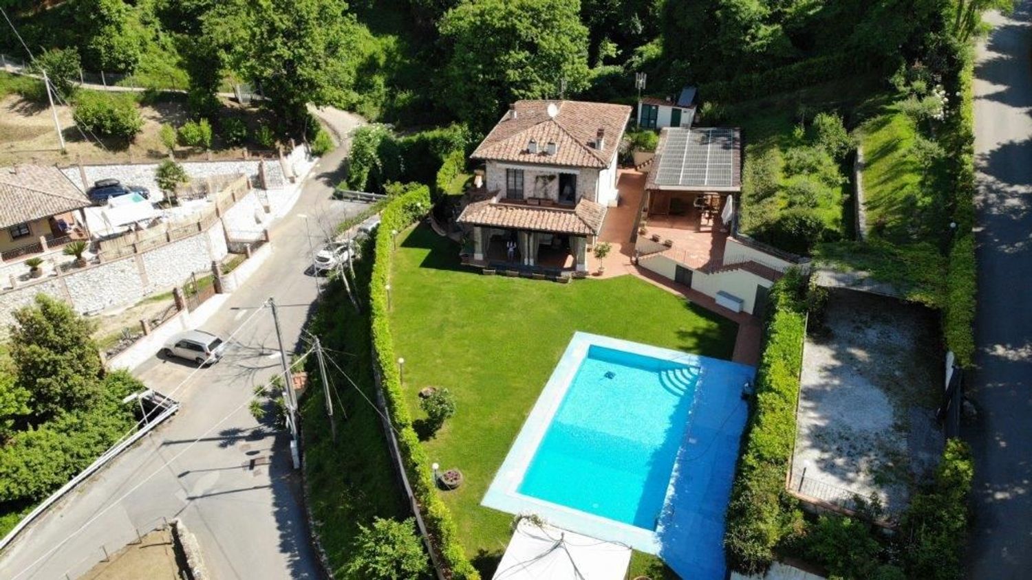 Villa con giardino a Camaiore
