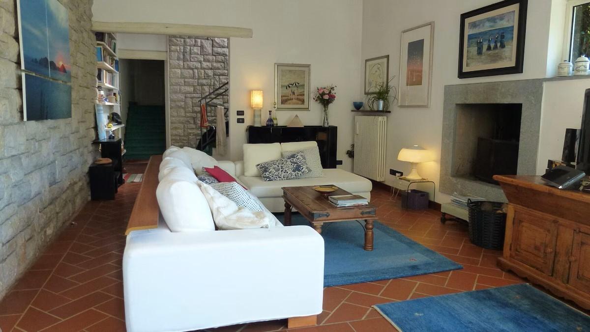 Villa Bifamiliare con giardino, Camaiore lido di