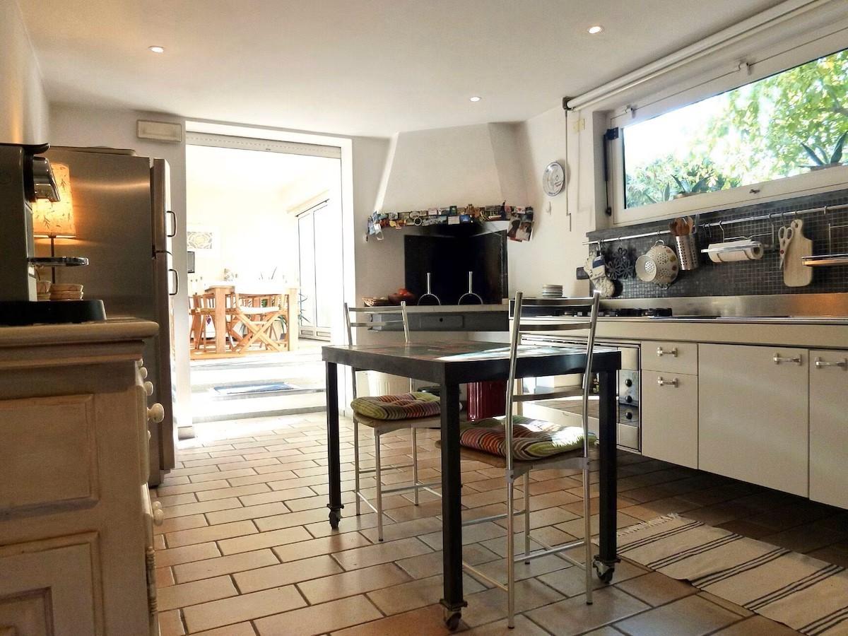 Villa Bifamiliare con giardino, Camaiore lido di