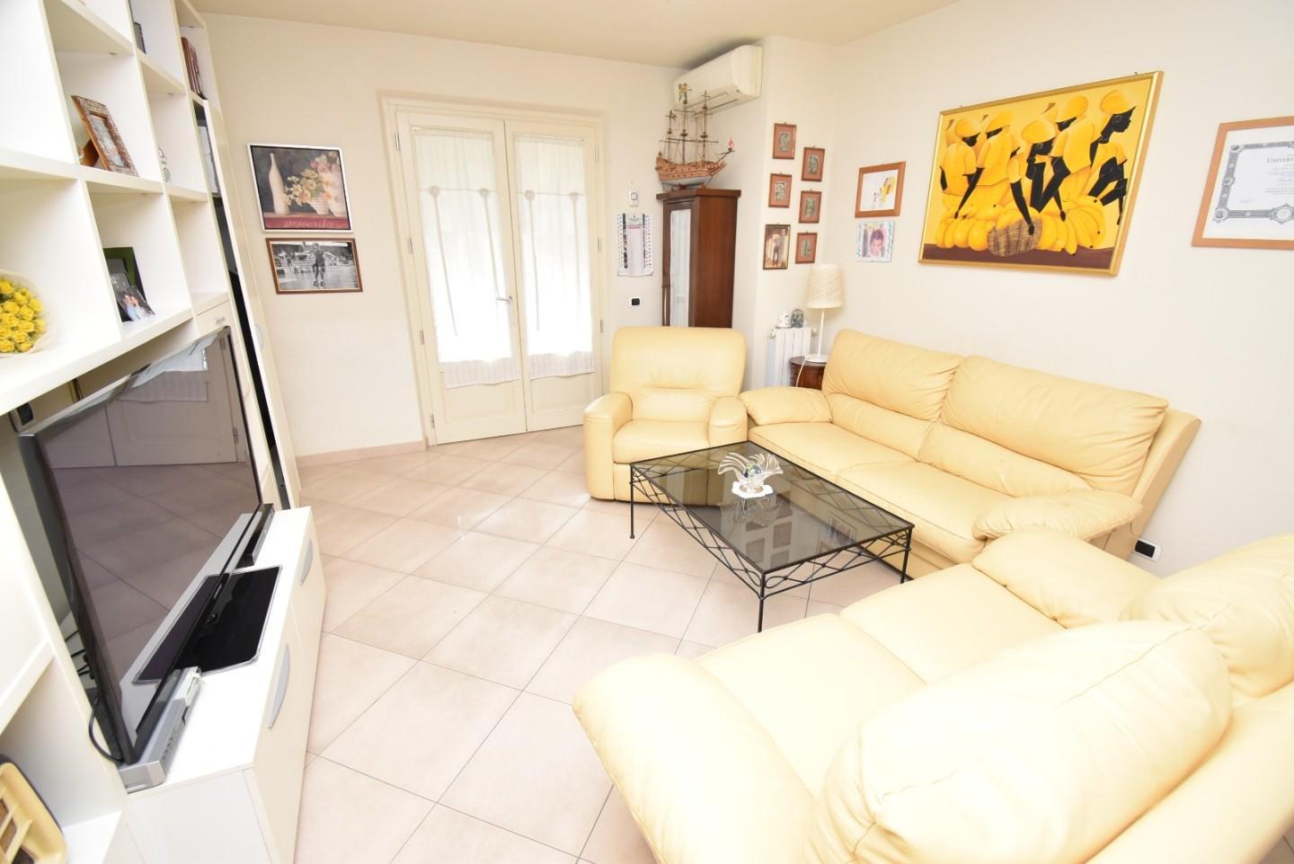Appartamento con giardino, Camaiore capezzano pianore