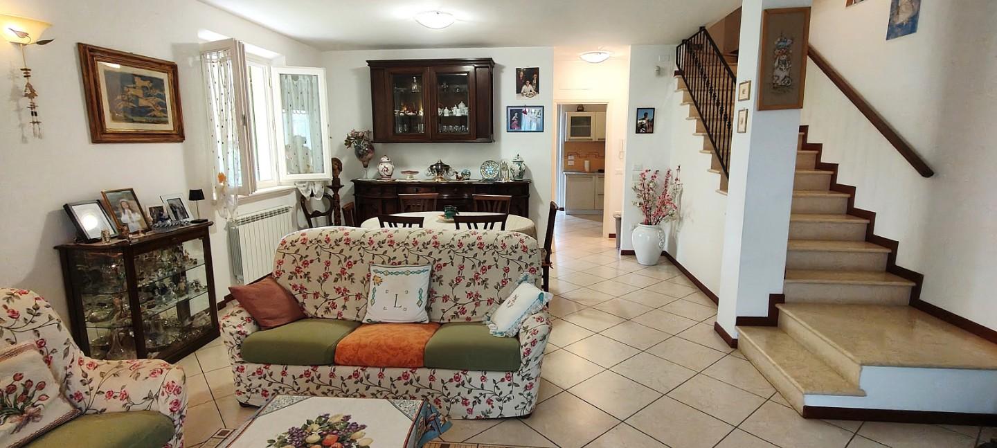 Villa Bifamiliare con giardino, Camaiore capezzano pianore