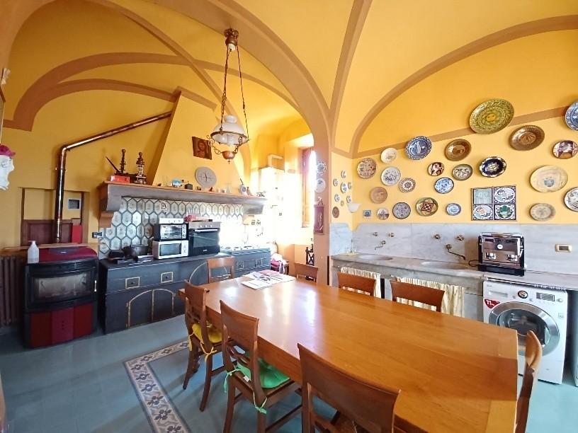 Villa con giardino, Cascina navacchio