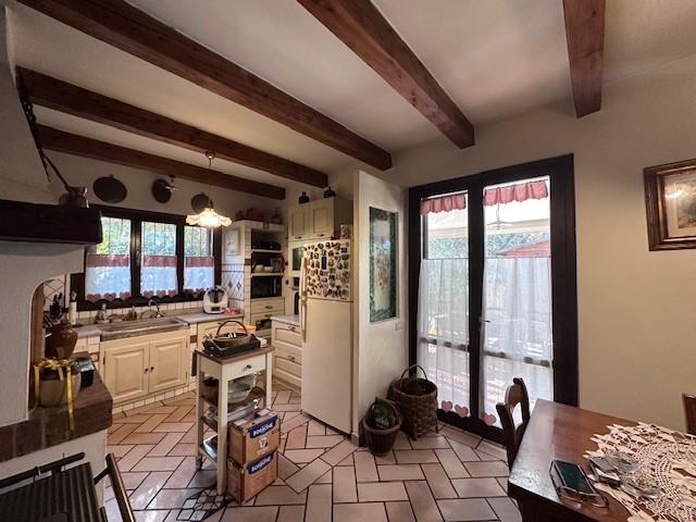 Villa Bifamiliare con giardino, Cascina latignano