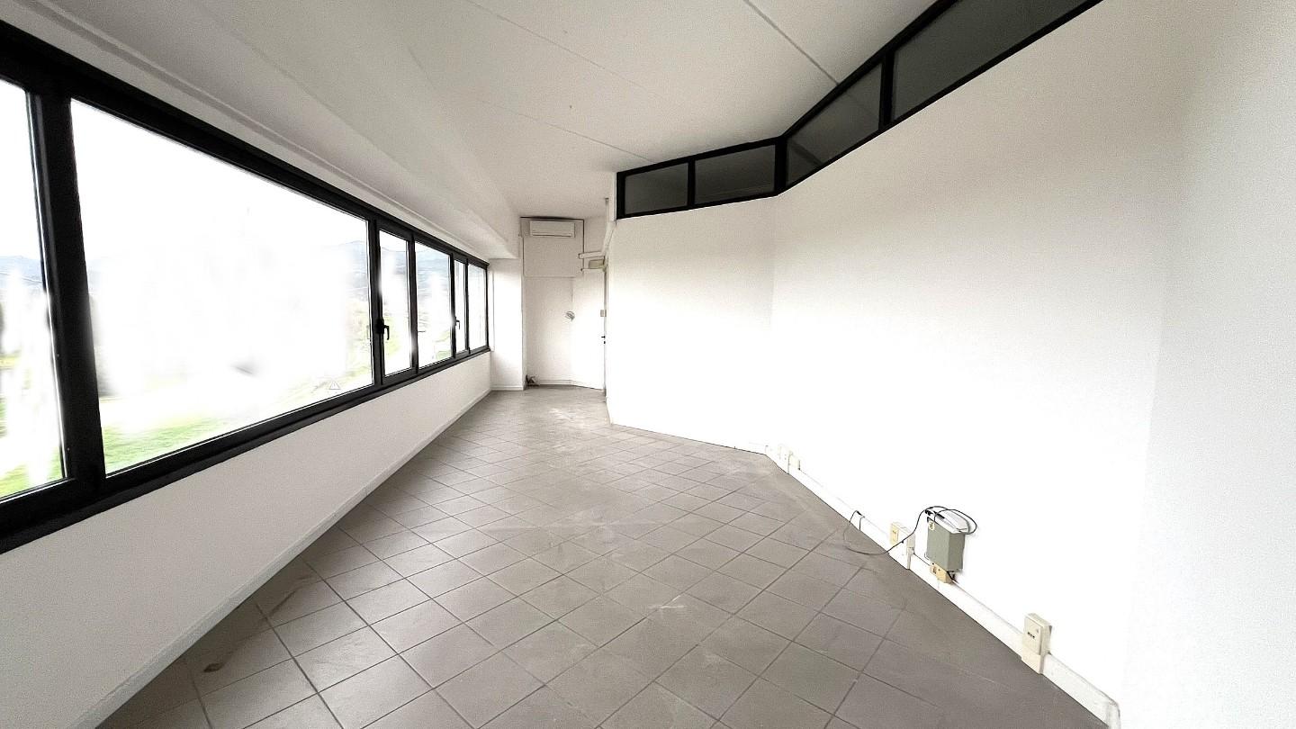 Ufficio in affitto a Cascina