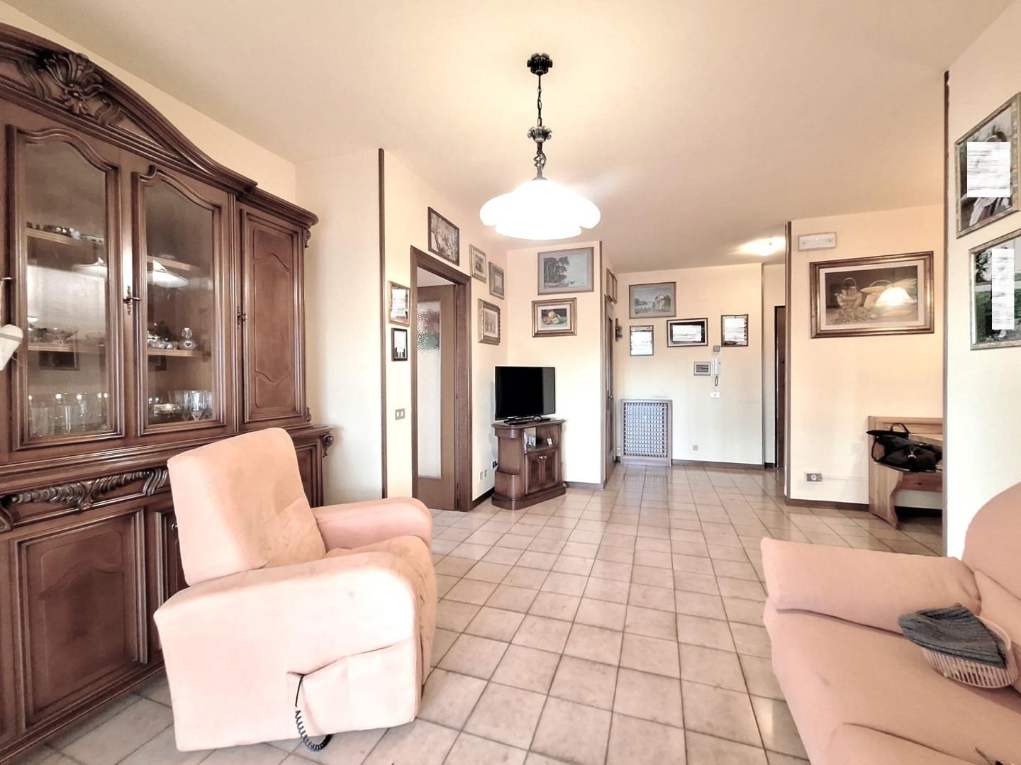 Quadrilocale con terrazzo a Cascina