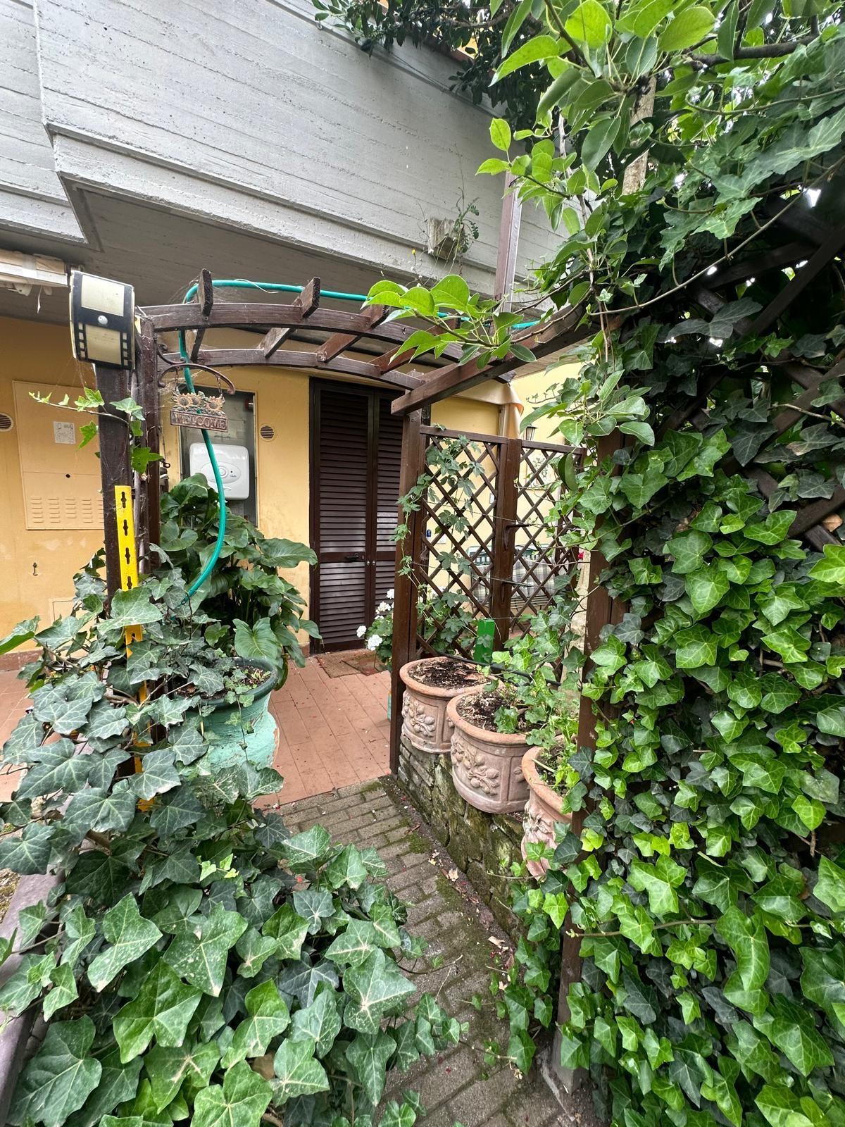 Villa con giardino a Campiglia Marittima