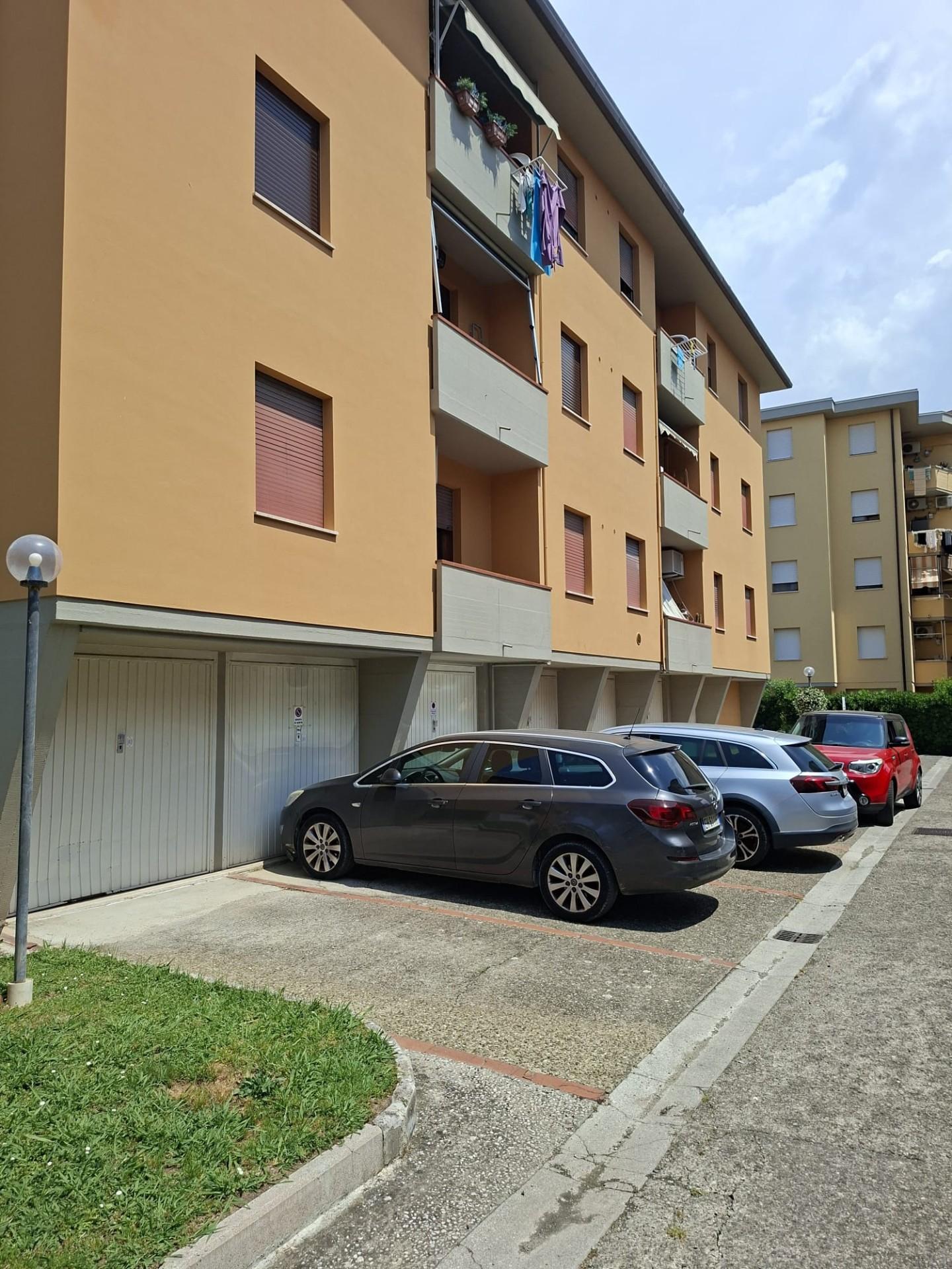 Appartamento con terrazzo a Cascina