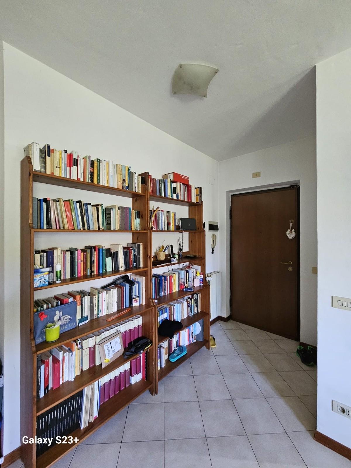 Trilocale arredato in affitto, Collesalvetti vicarello