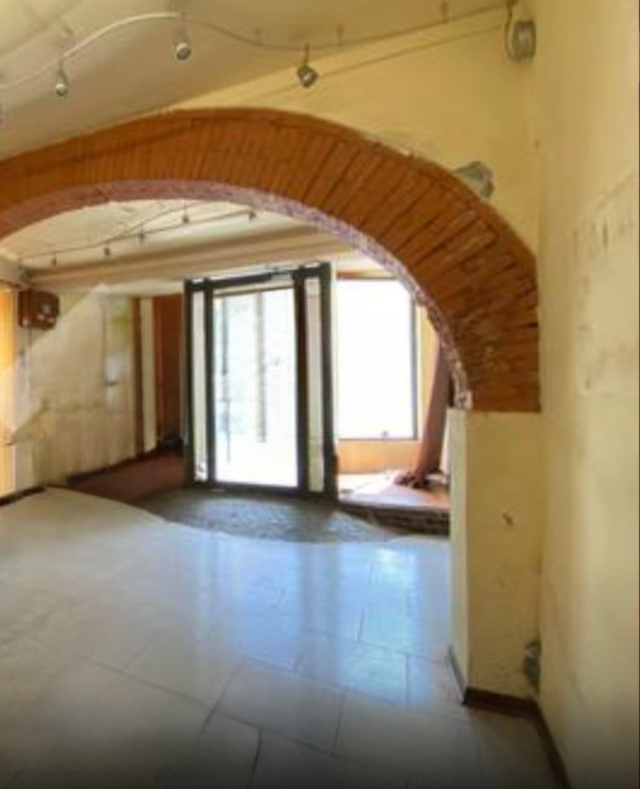 Locale commerciale in affitto, Cascina sant'anna
