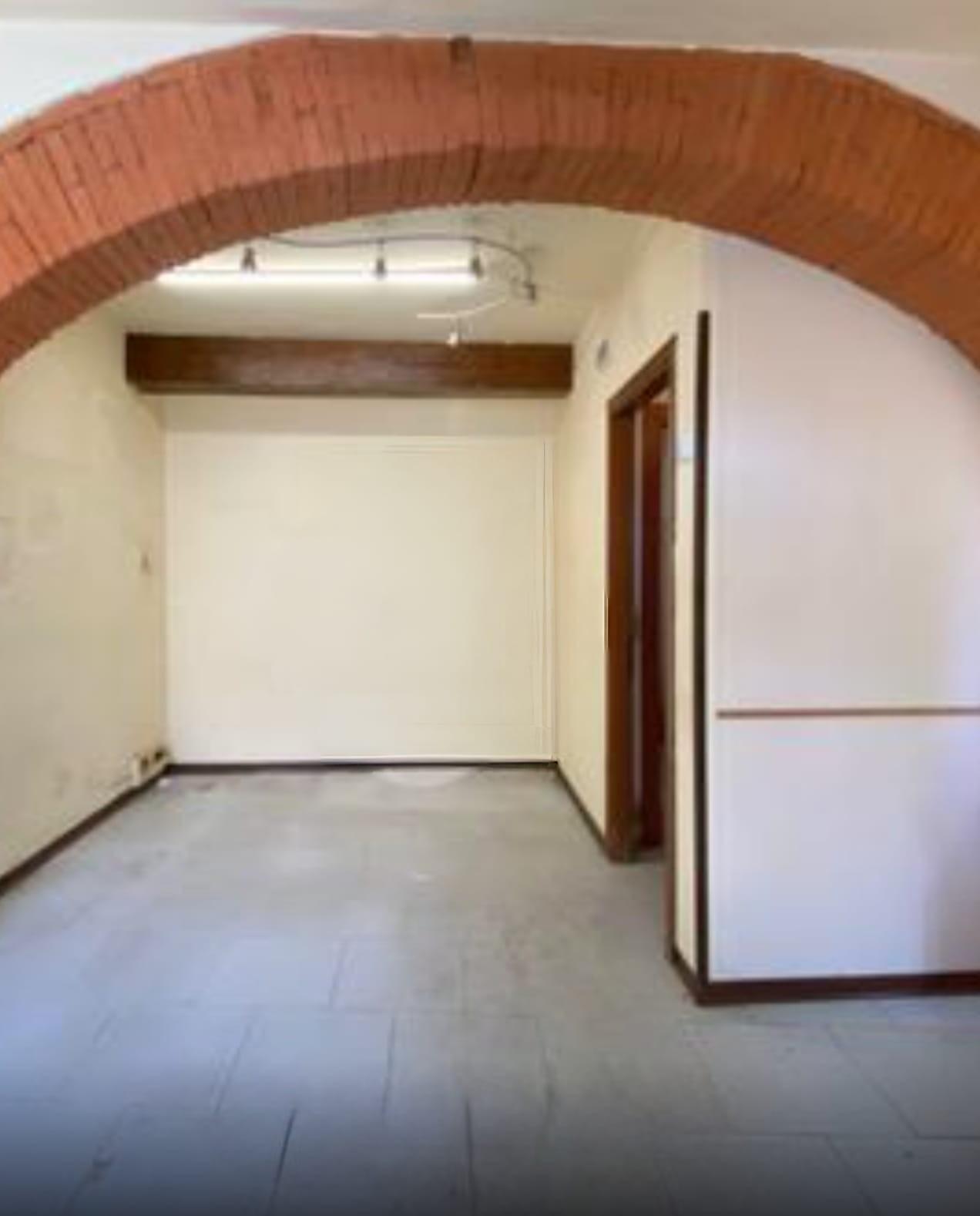 Locale commerciale in affitto, Cascina sant'anna