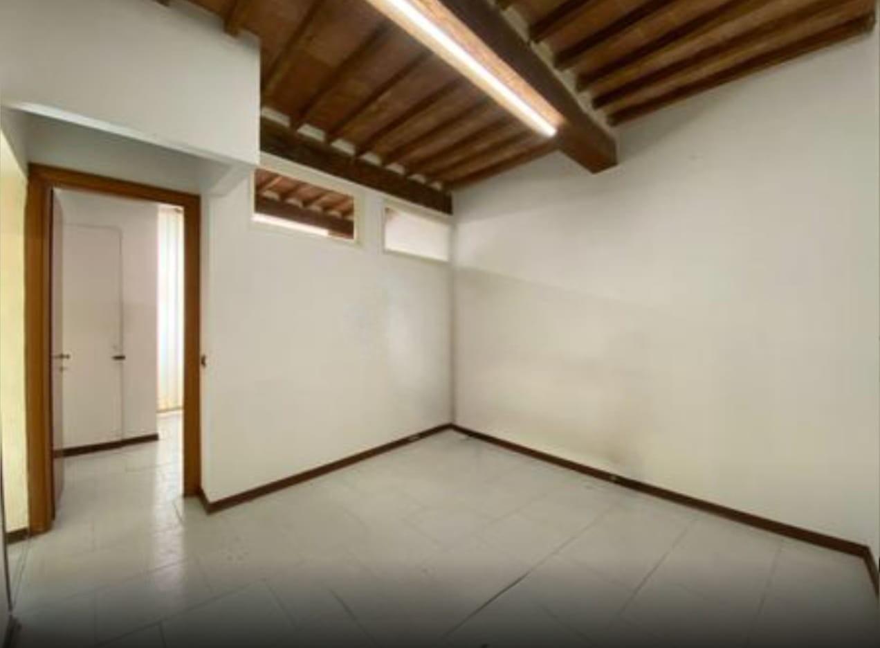 Locale commerciale in affitto, Cascina sant'anna