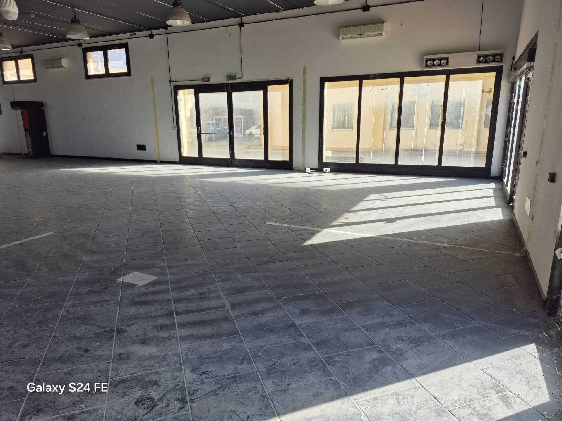 Locale commerciale in affitto a Quartu Sant'Elena