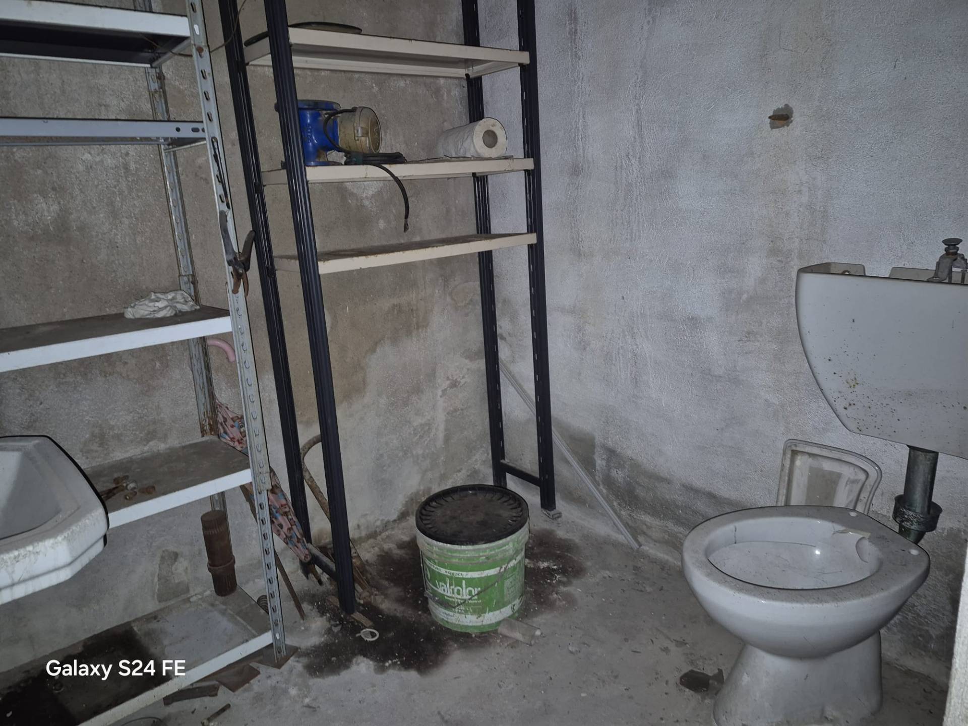 Box o garage in vendita a Quartu Sant'Elena