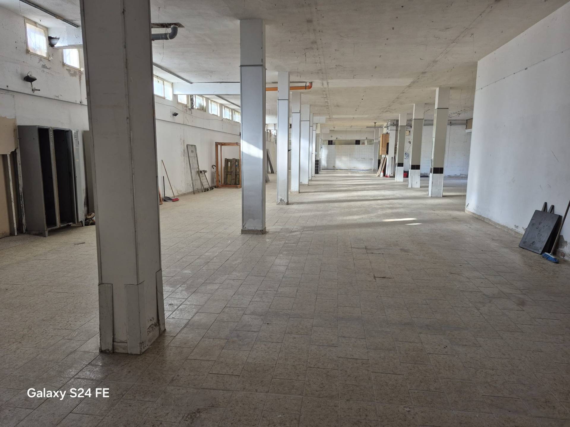 Locale commerciale in vendita a Quartu Sant'Elena