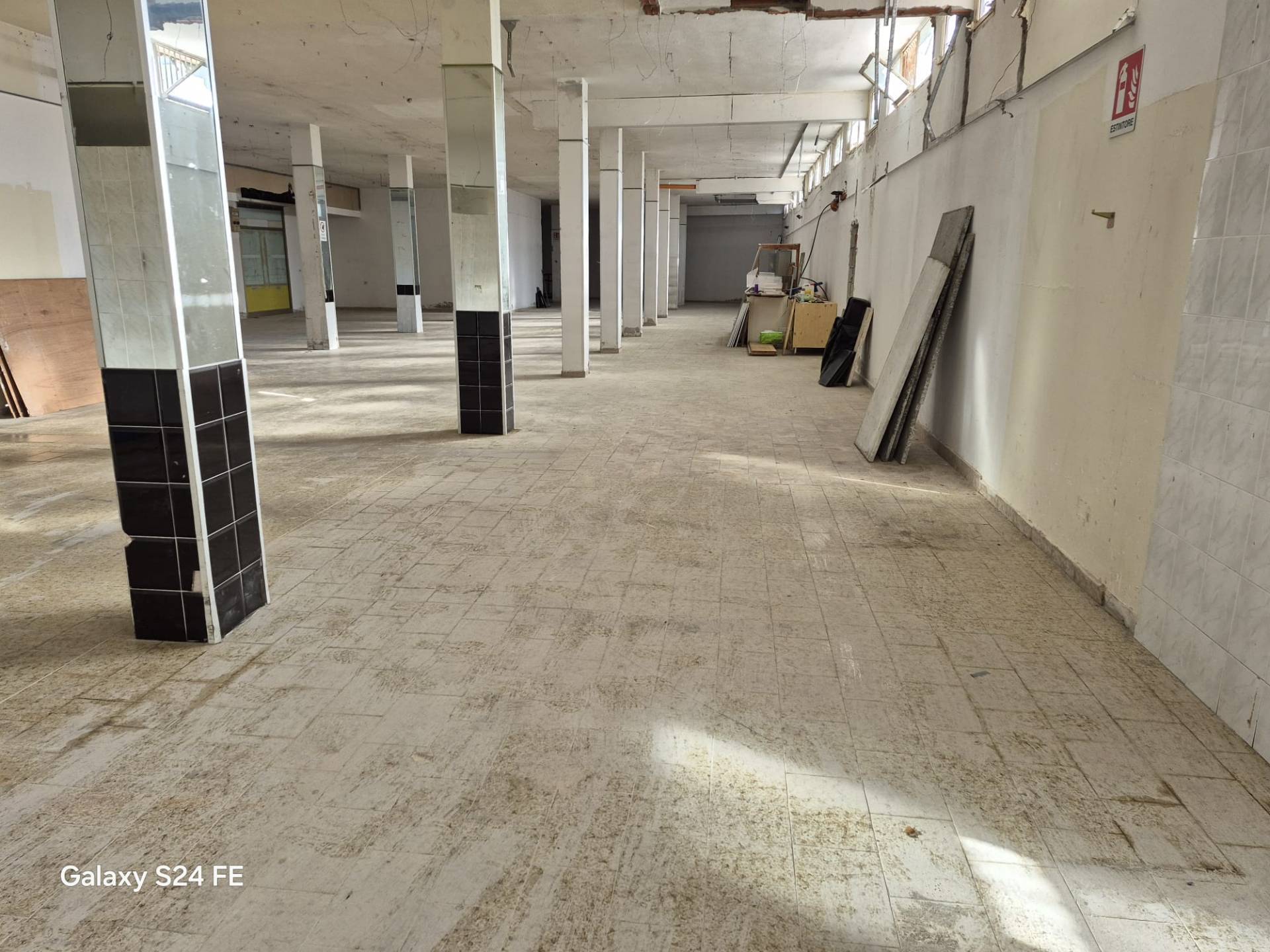 Locale commerciale in vendita a Quartu Sant'Elena