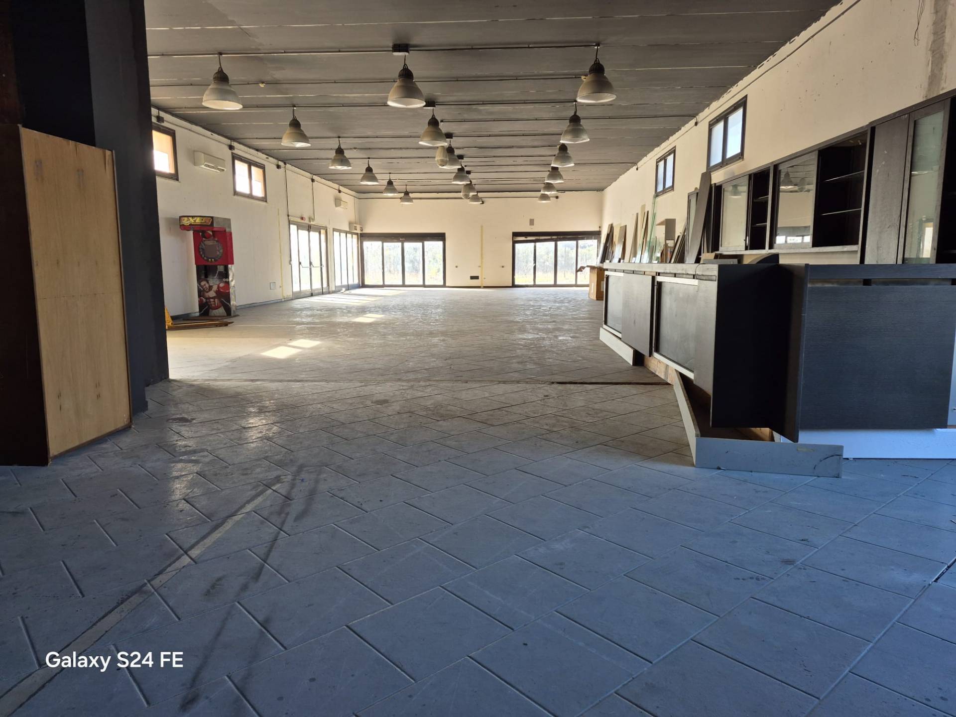 Locale commerciale in affitto a Quartu Sant'Elena