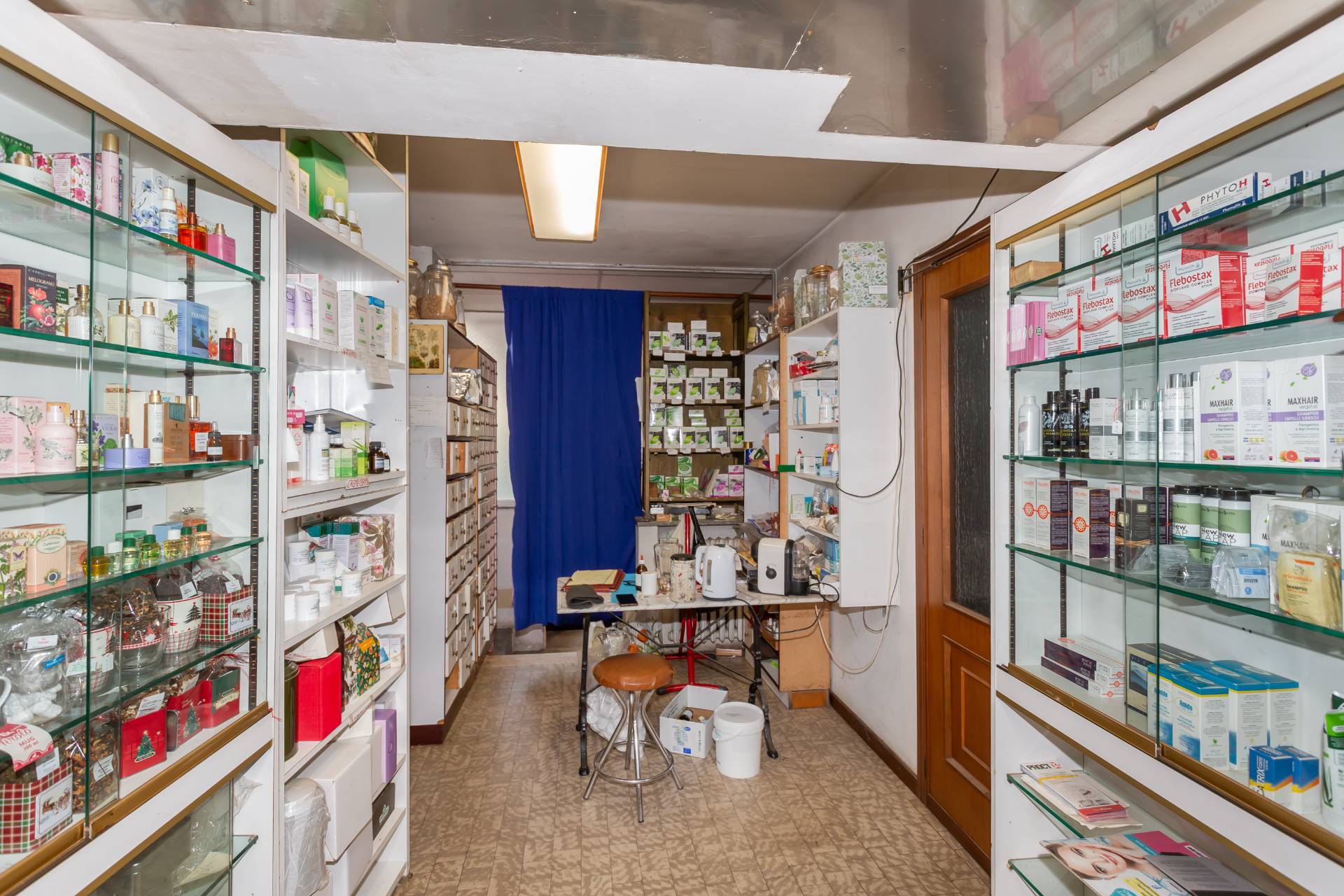 Locale commerciale in vendita a Torino, Lucento