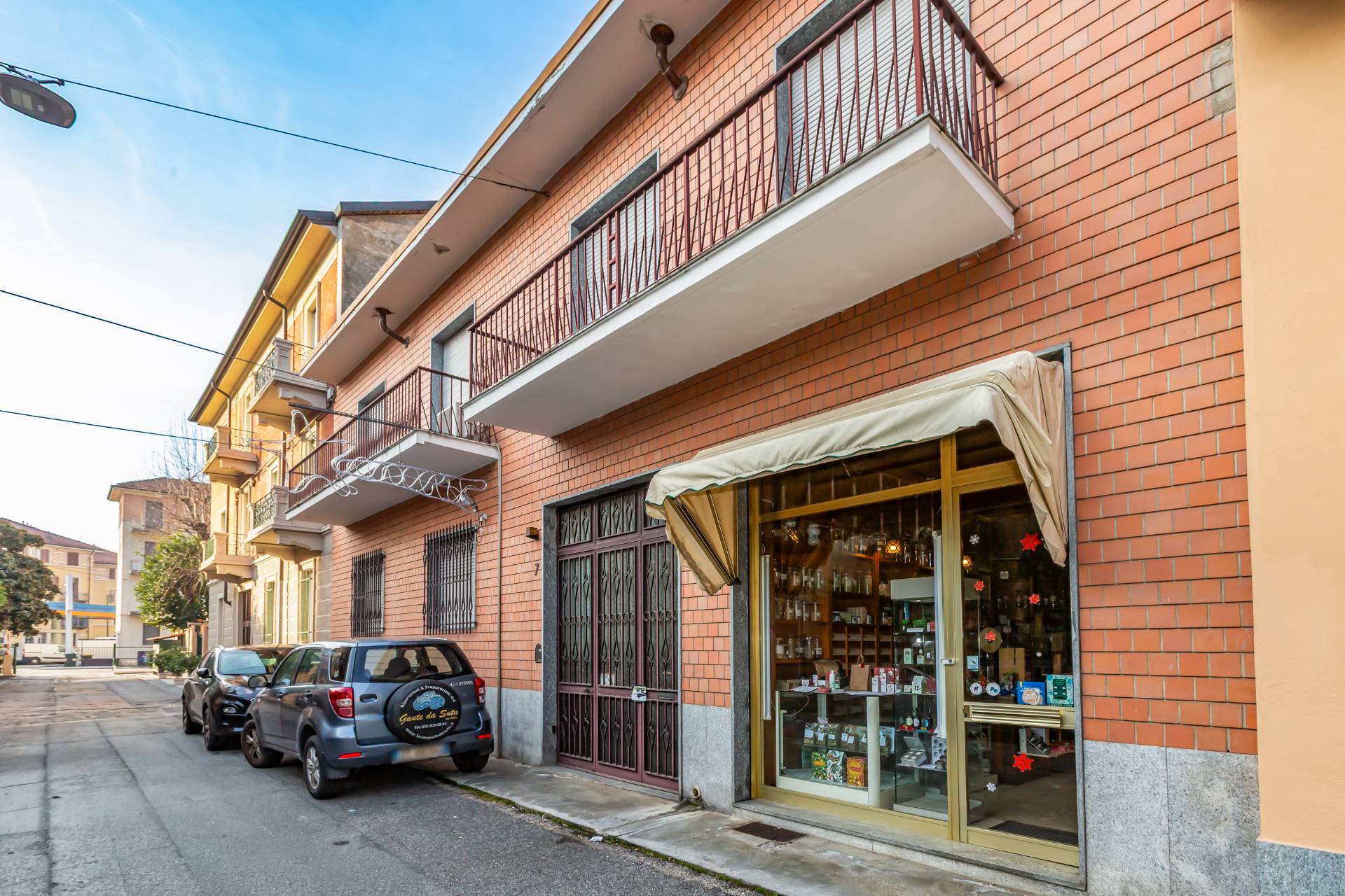 Locale commerciale in vendita a Torino, Lucento