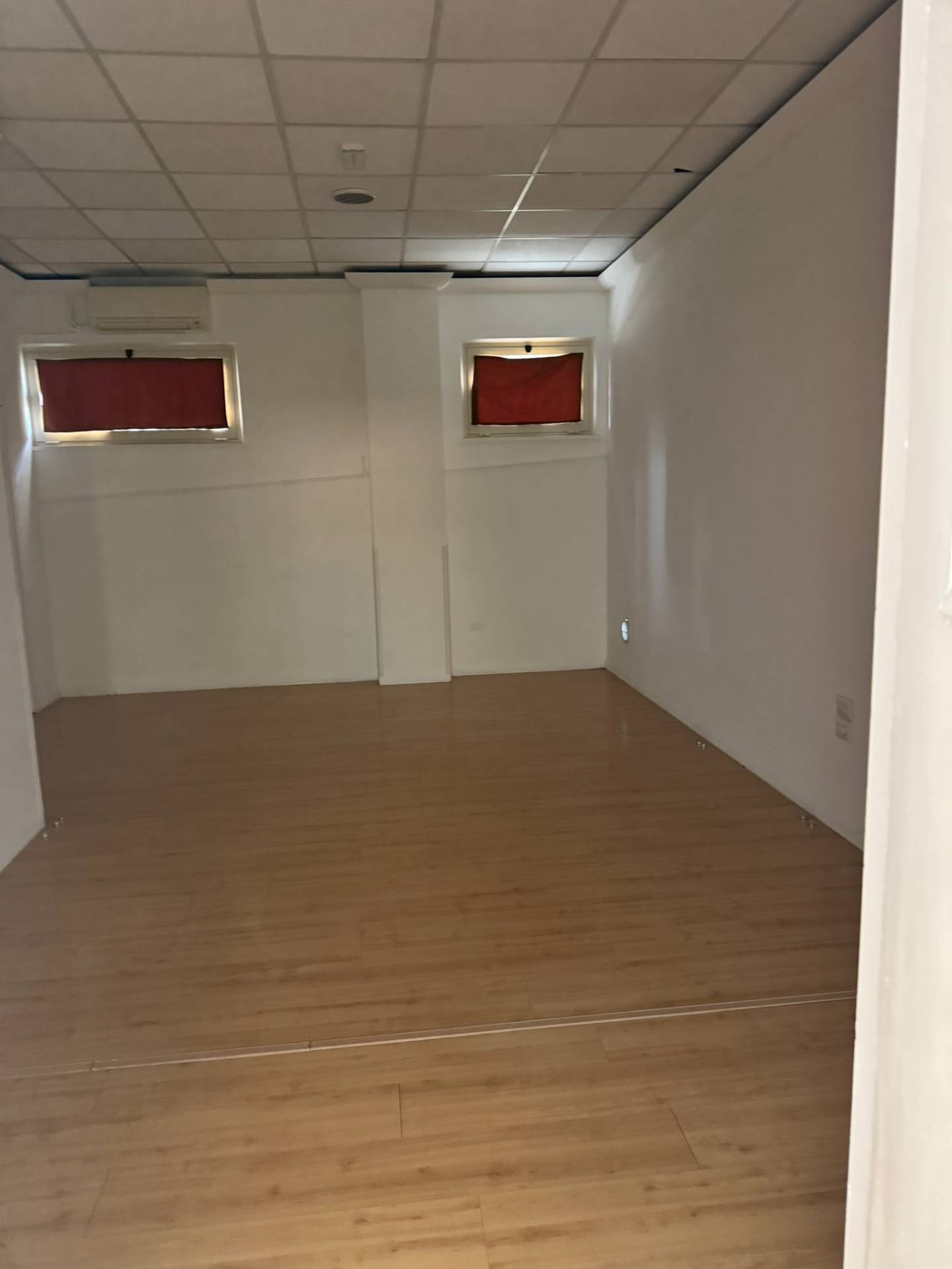 Locale commerciale in affitto a Alba Adriatica, Zona Mare