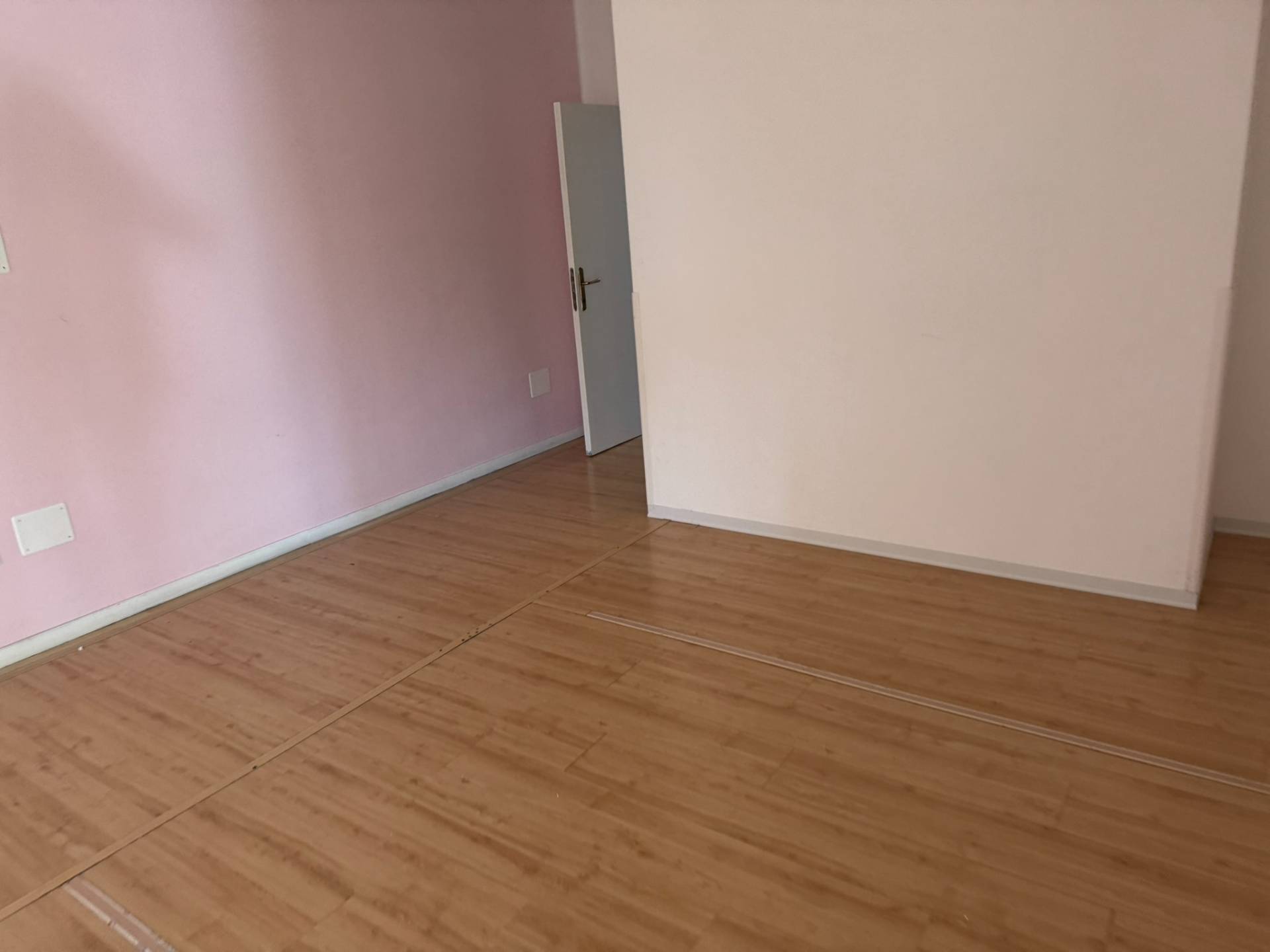 Locale commerciale in affitto a Alba Adriatica, Zona Mare