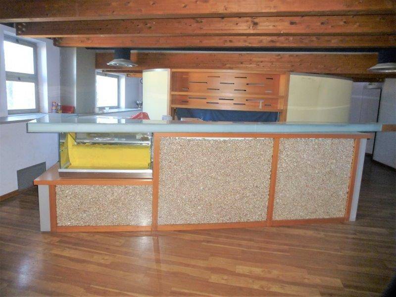 Locale commerciale in affitto a Giulianova