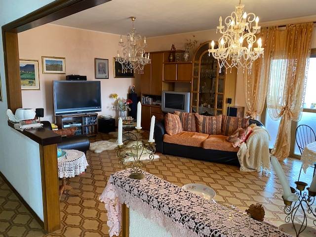 Appartamento in vendita a Sant'Omero, Garrufo