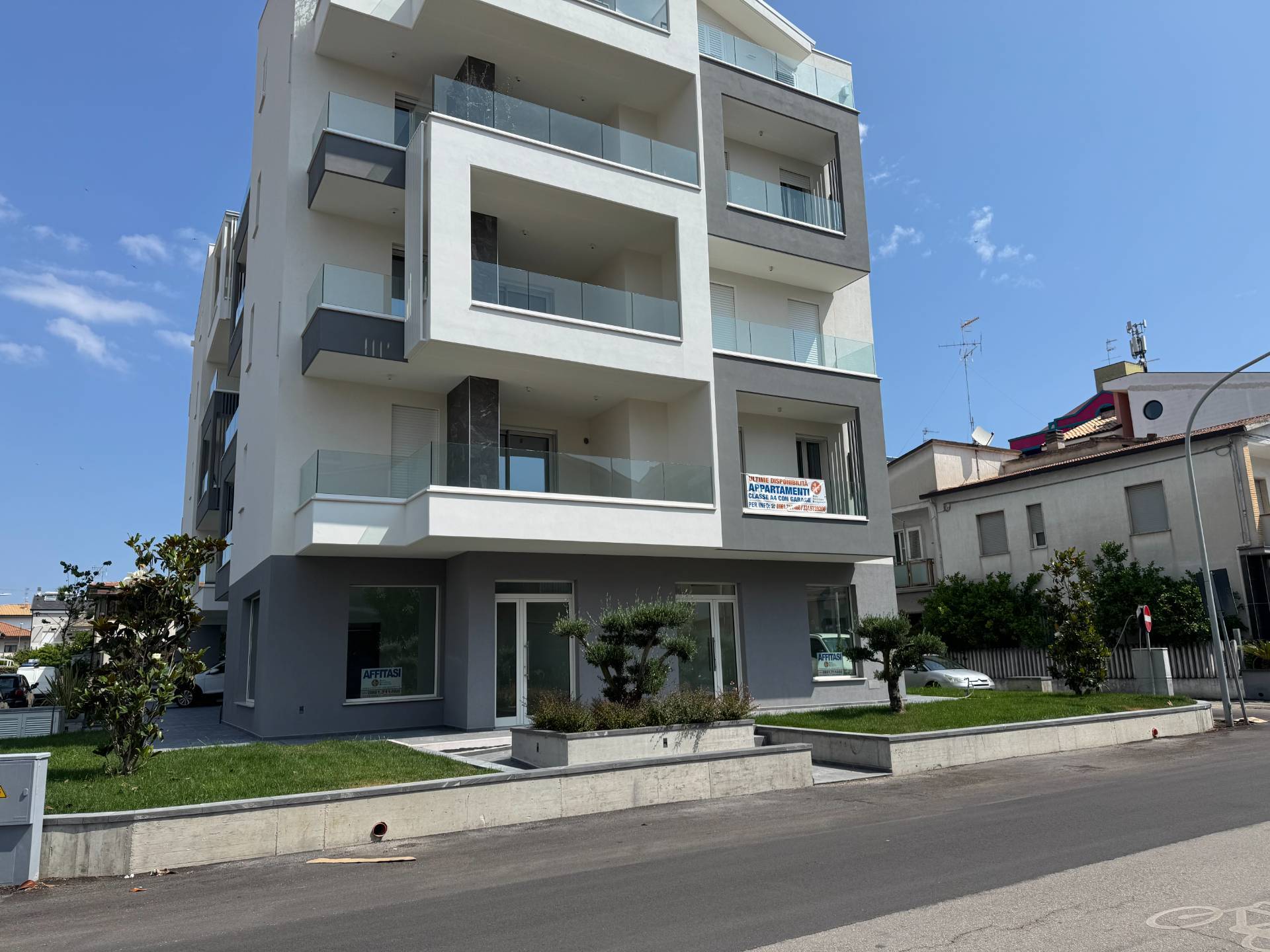 Locale commerciale in affitto a Tortoreto, Tortoreto Lido