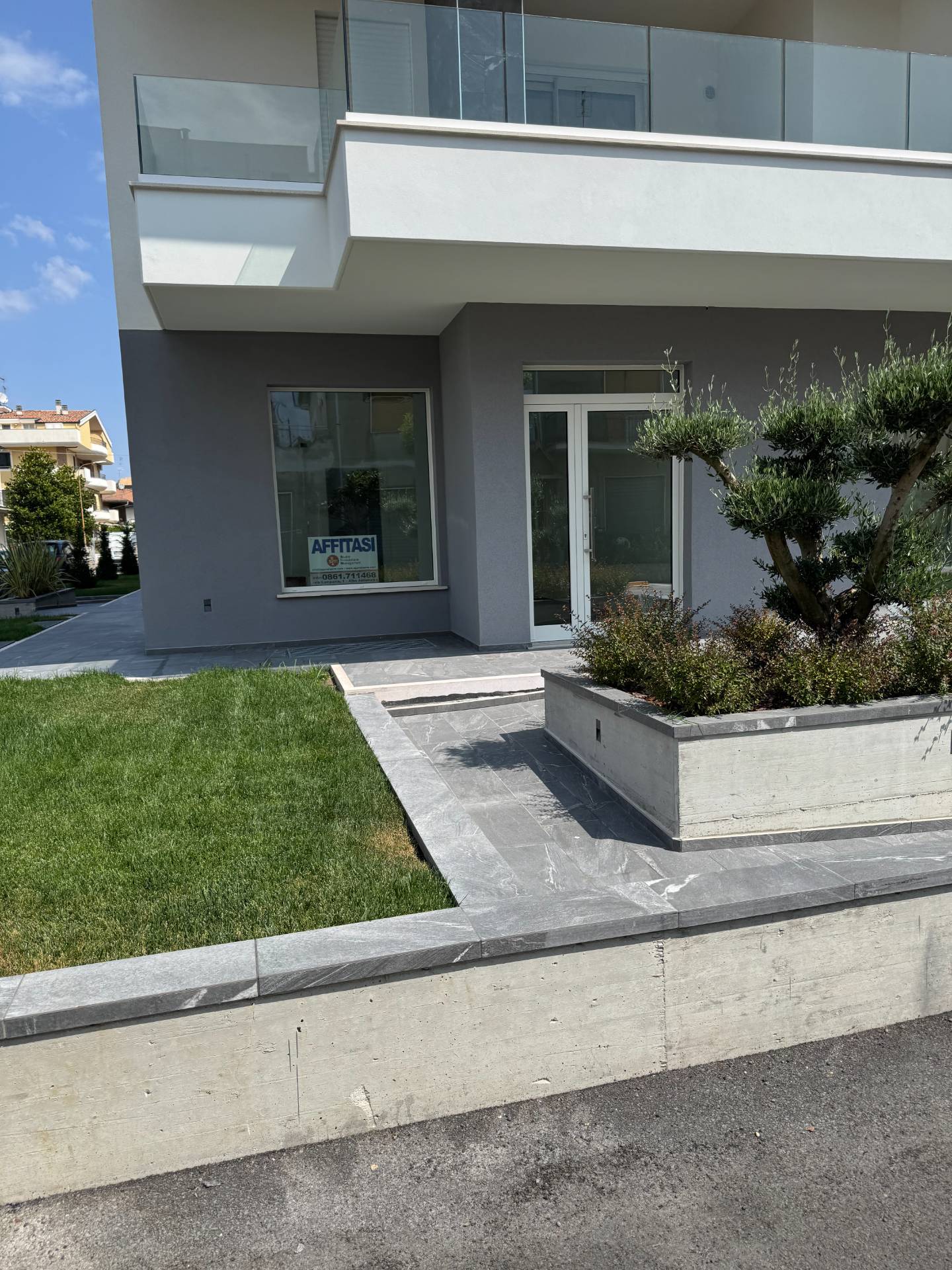 Locale commerciale in affitto a Tortoreto, Tortoreto Lido