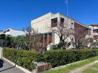 Villa in vendita a Alba Adriatica