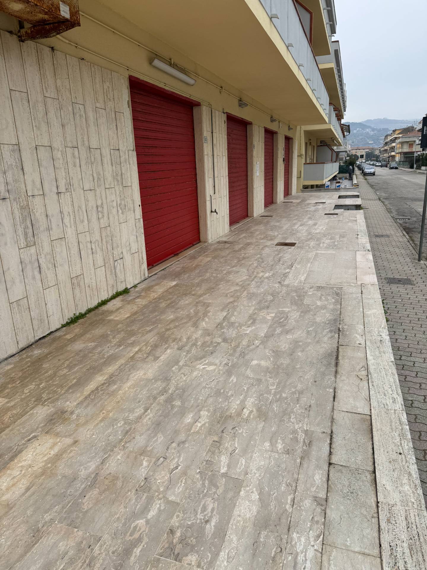 Locale commerciale in vendita a Martinsicuro