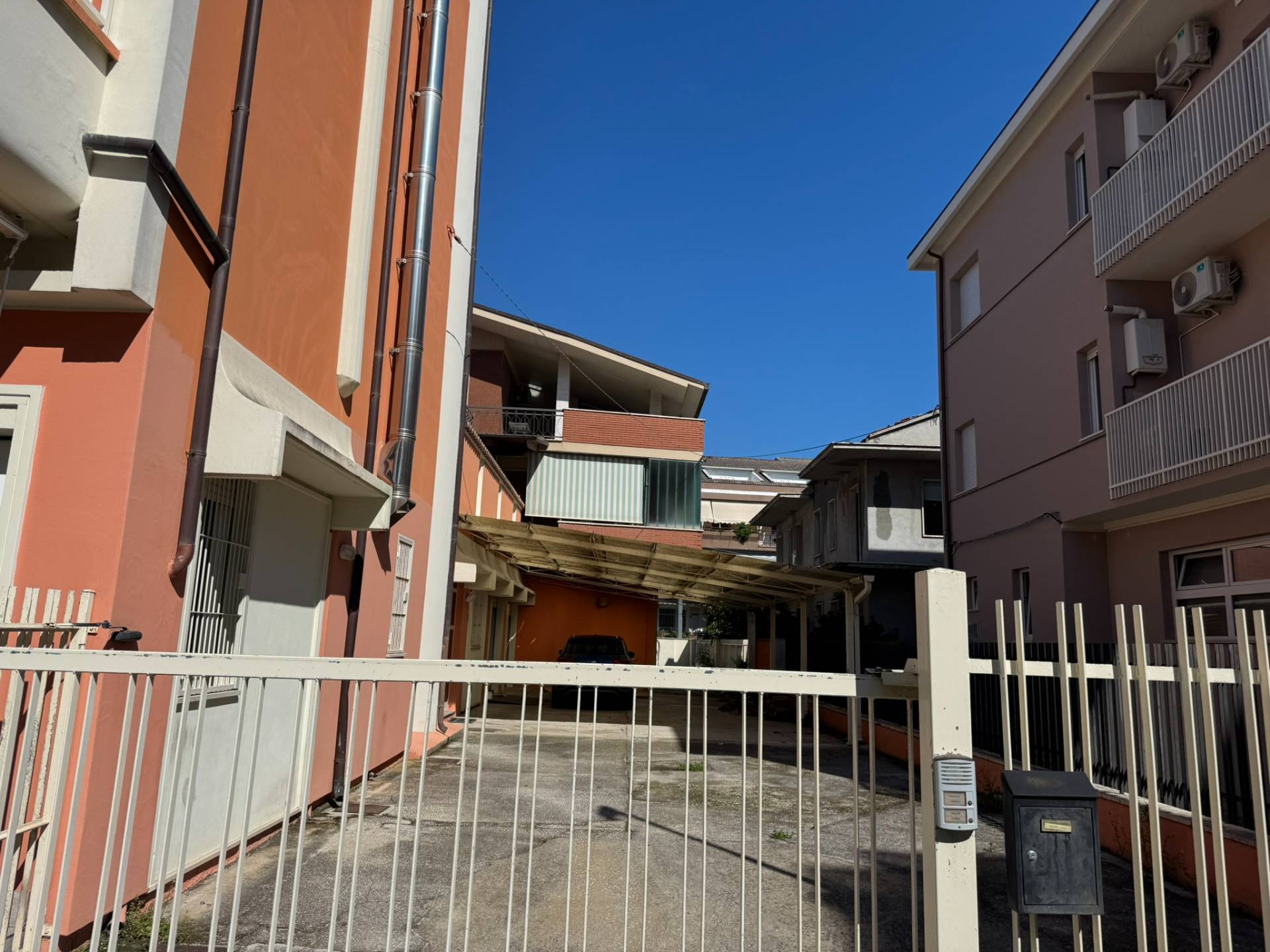 Appartamento in vendita a Alba Adriatica, Zona Mare