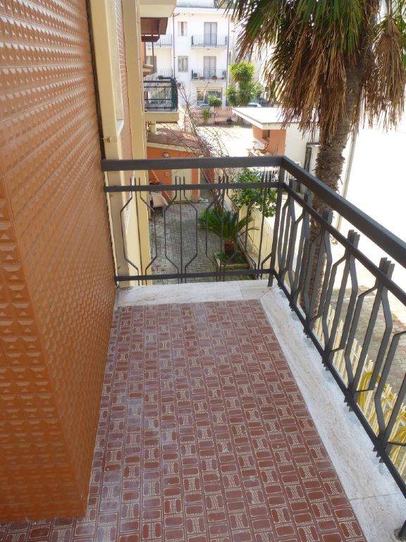 Appartamento in vendita a Alba Adriatica, Zona Mare