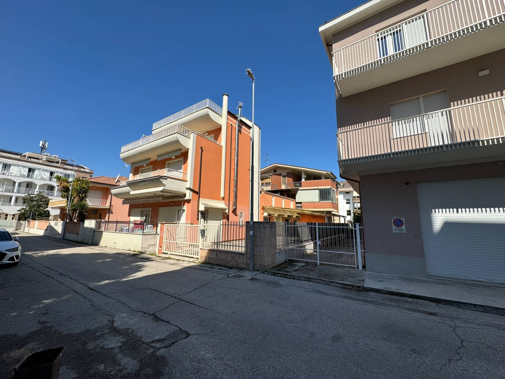 Appartamento in vendita a Alba Adriatica, Zona Mare