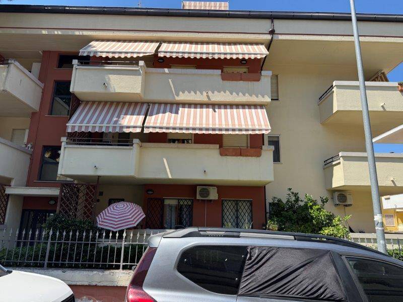 Appartamento in vendita a Alba Adriatica, Zona Mare