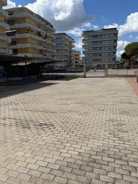 Appartamento in vendita a Alba Adriatica, Zona Mare