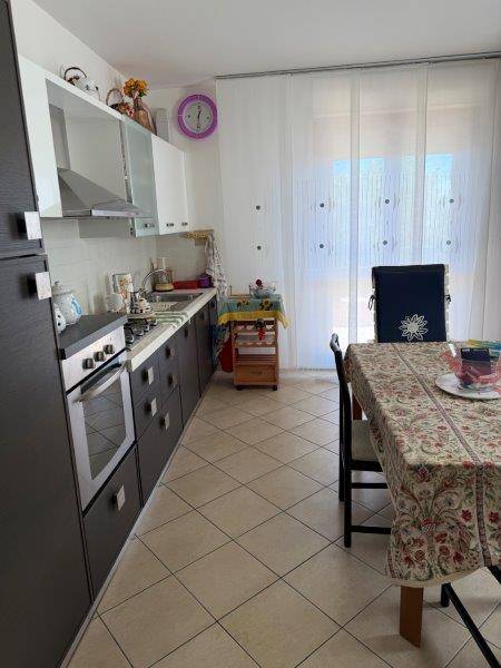 Appartamento in vendita a Alba Adriatica, Zona Mare