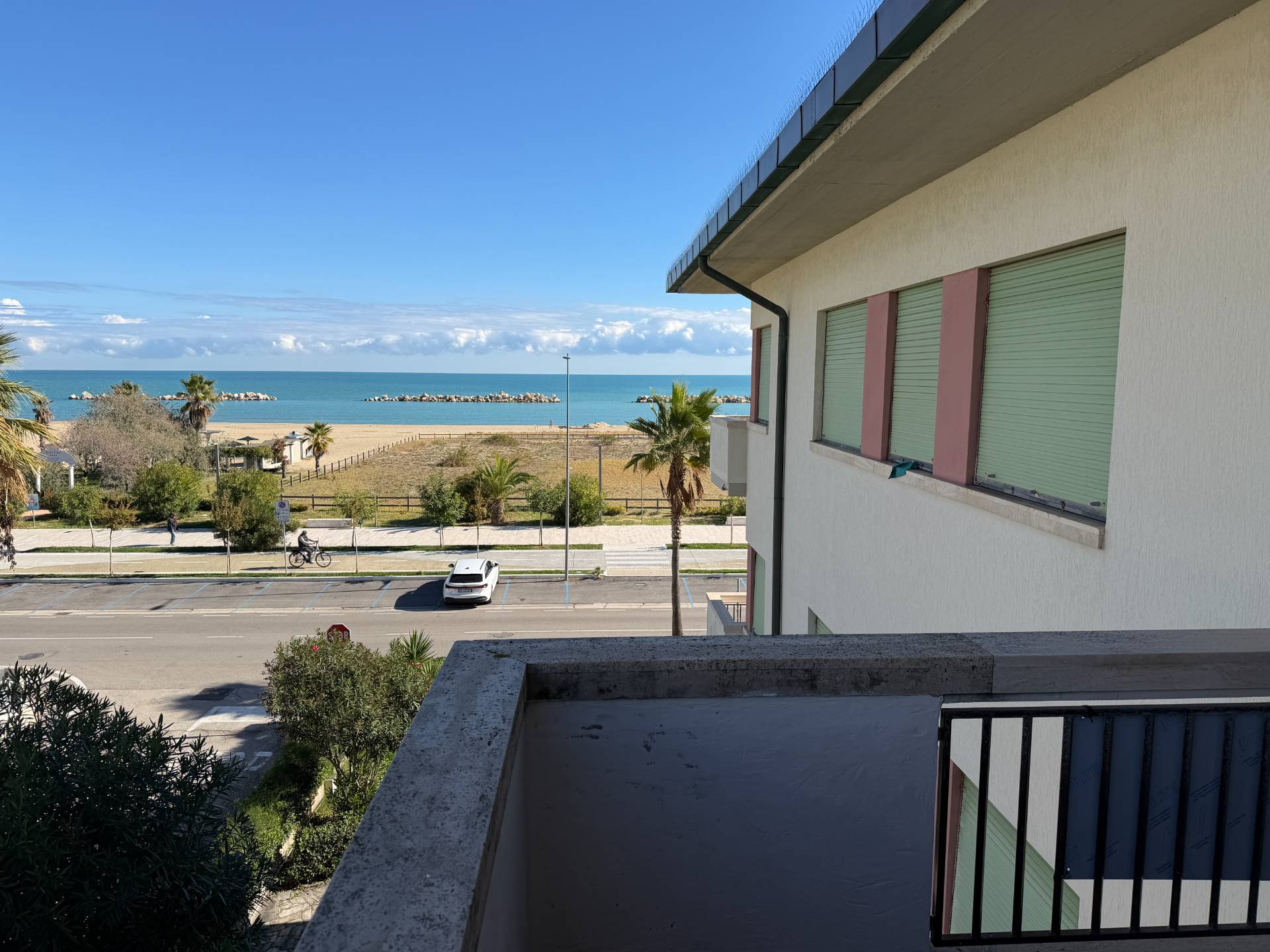 Appartamento in vendita a Alba Adriatica, Zona Mare