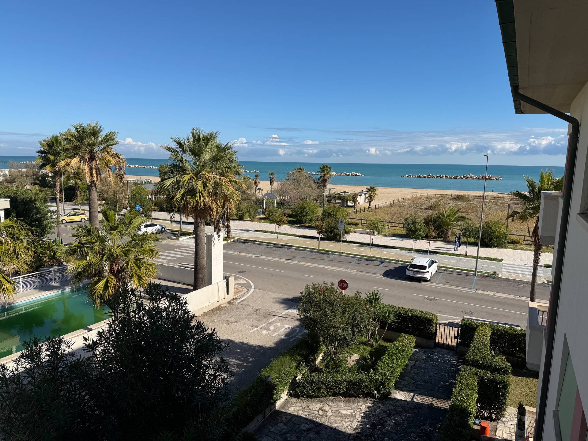 Appartamento in vendita a Alba Adriatica, Zona Mare