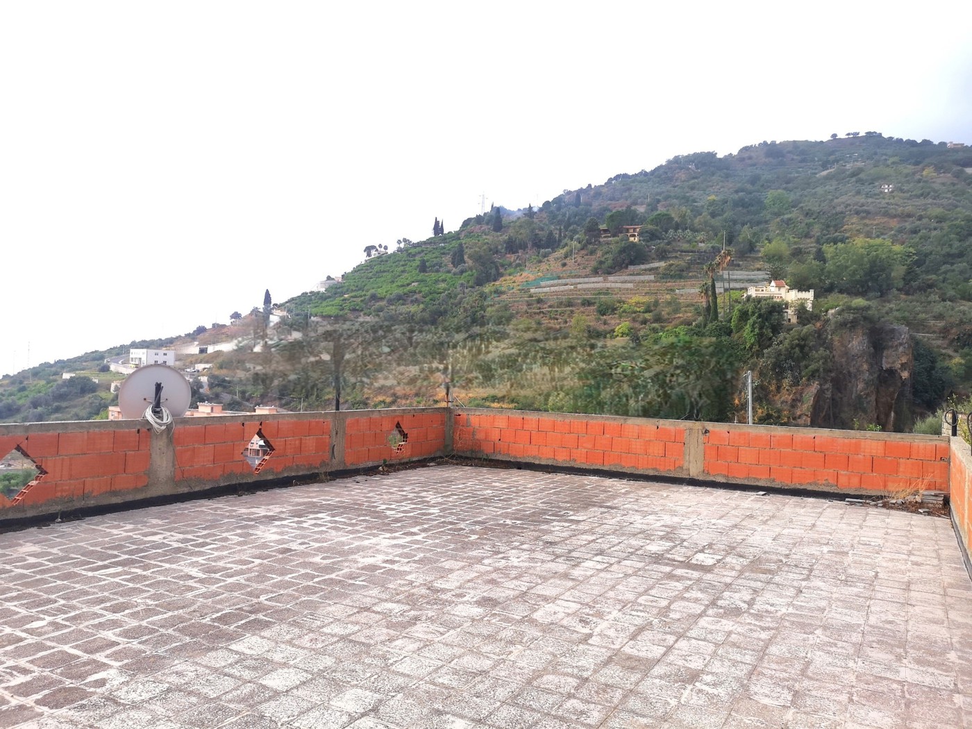 Villa con giardino a Scaletta Zanclea