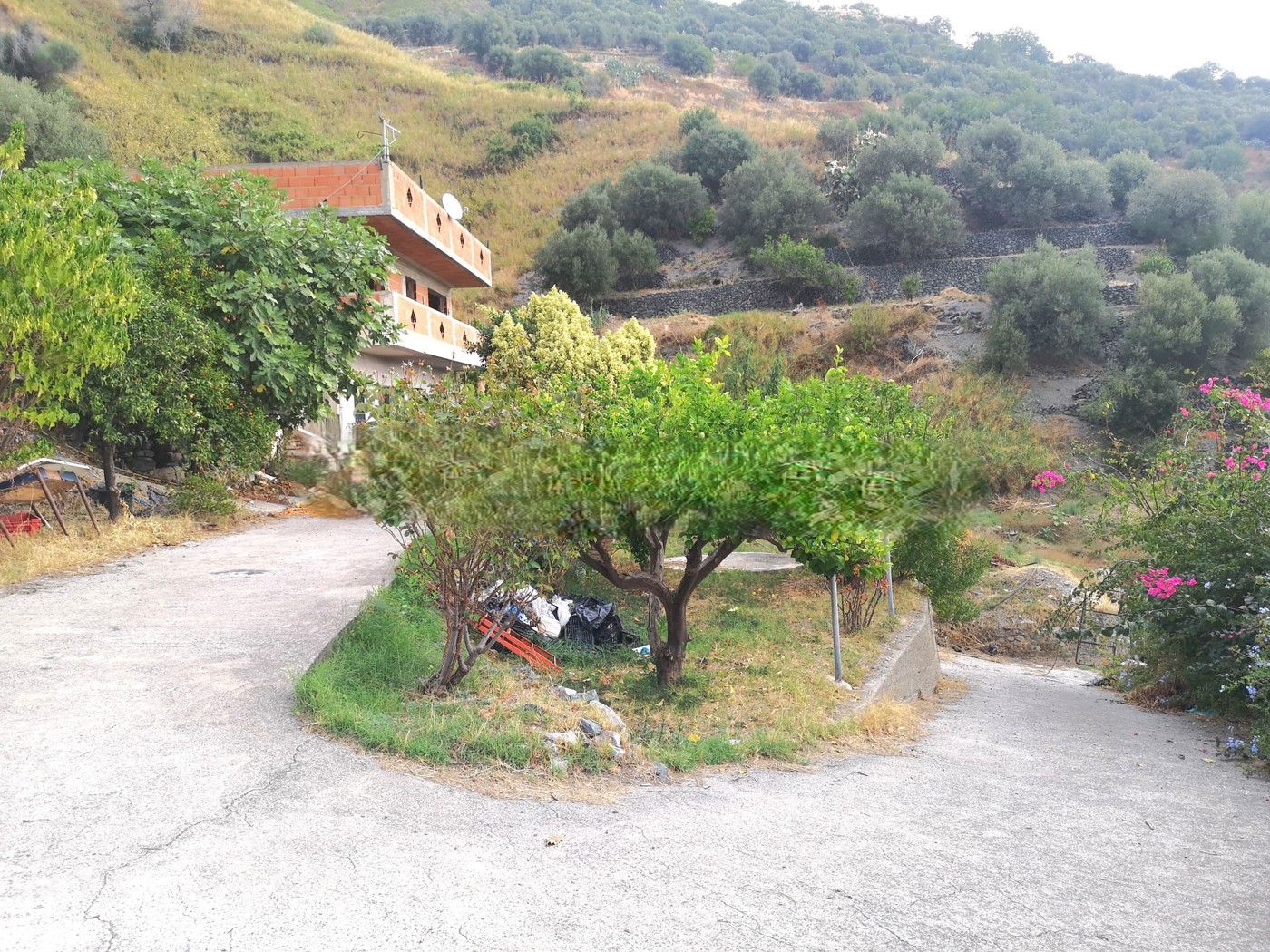 Villa con giardino a Scaletta Zanclea