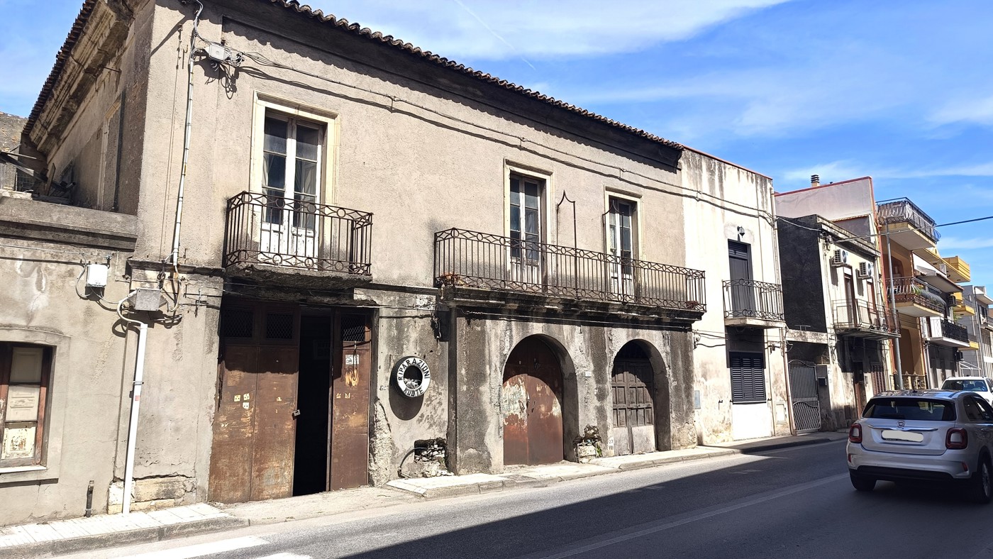 Capannone in vendita a Rometta