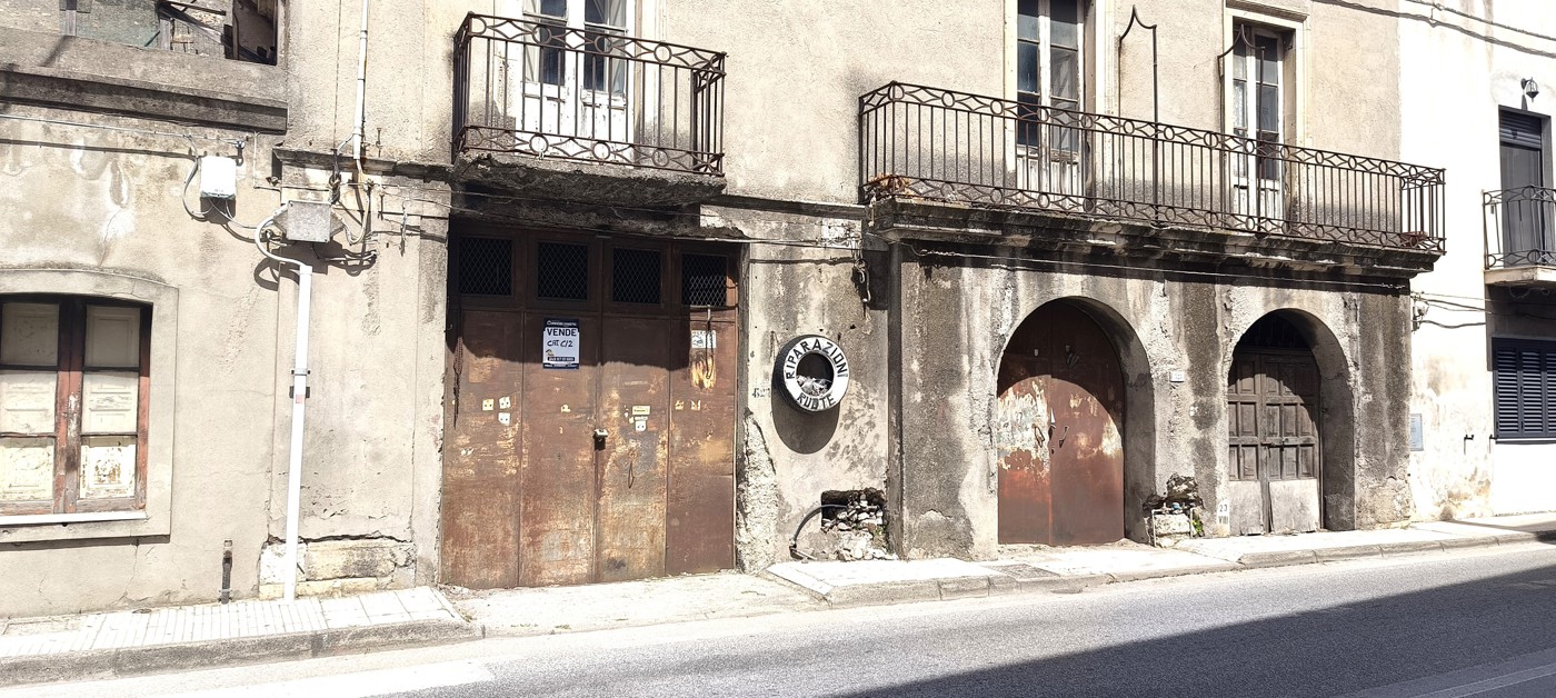 Capannone in vendita a Rometta