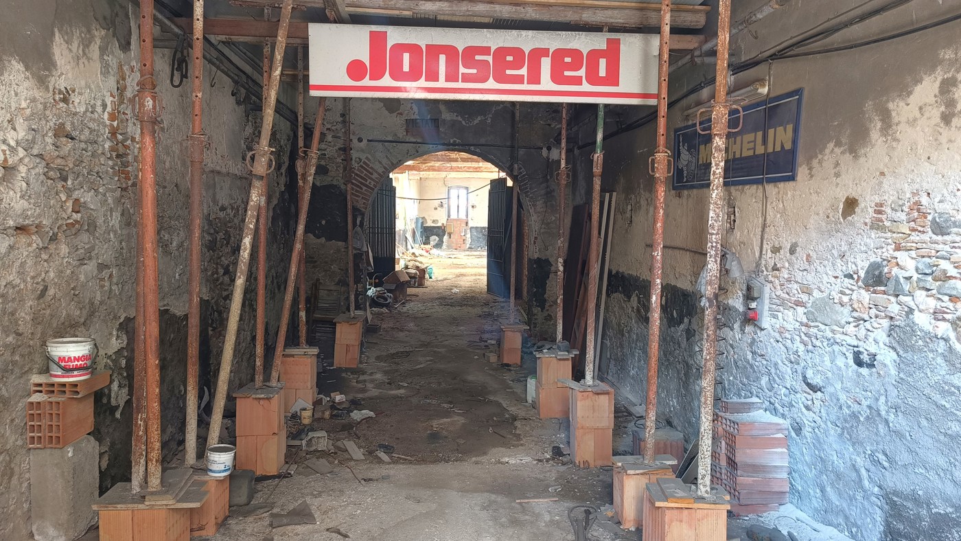 Capannone in vendita a Rometta