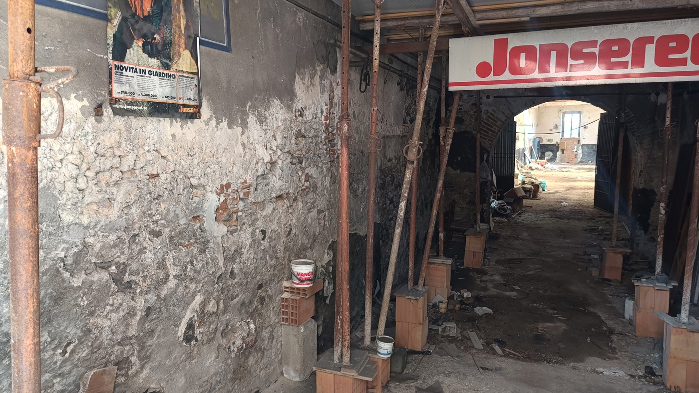 Capannone in vendita a Rometta