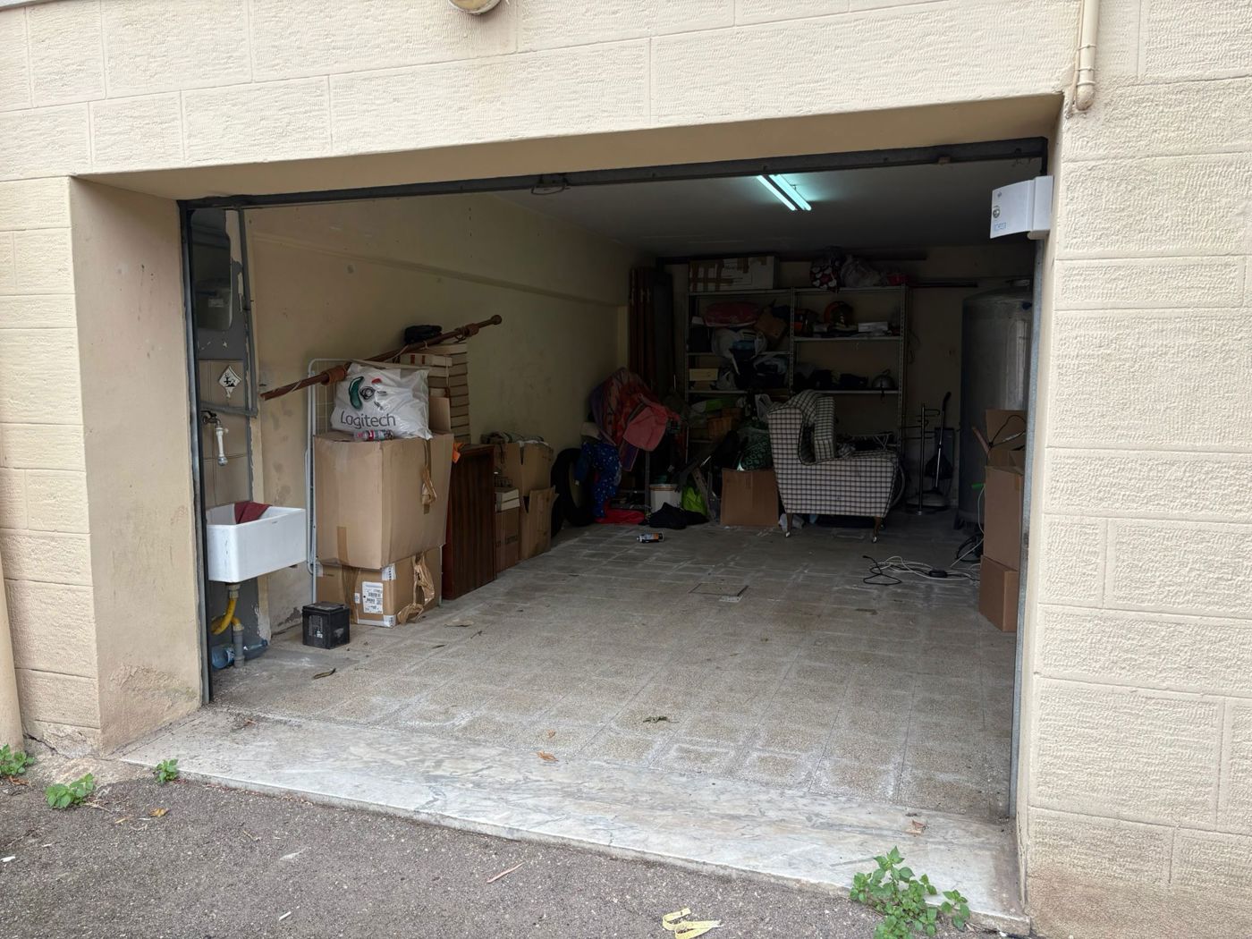 Box/Garage 25mq in vendita a Messina