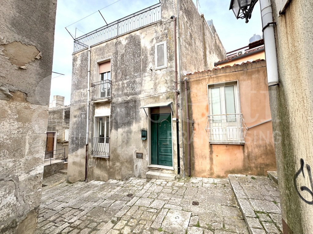 Casa indipendente da ristrutturare a Chiaramonte Gulfi